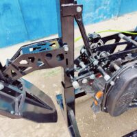 Выставочный стенд для гусеничного комплекта сноубайк в магазин _6